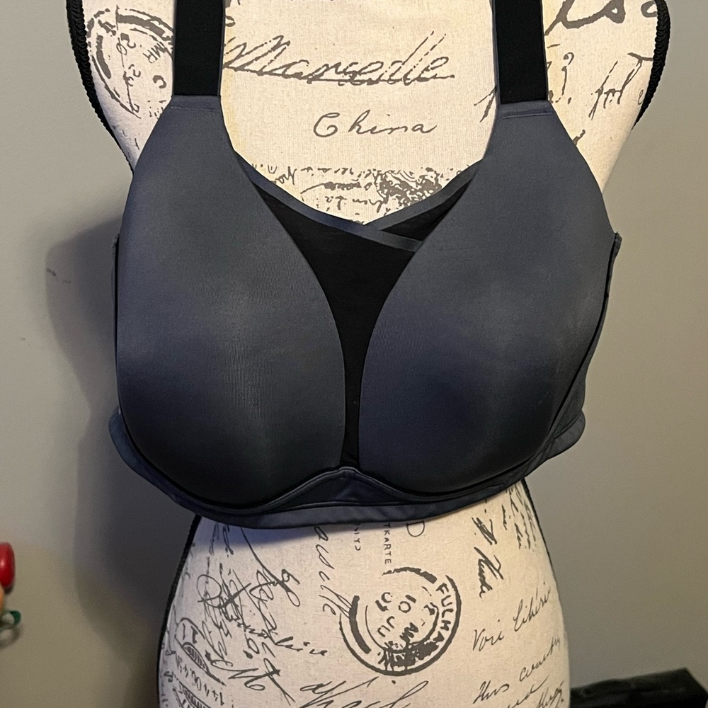 Lane Bryant Black and Gray Seamless Bra with Adjustable Straps